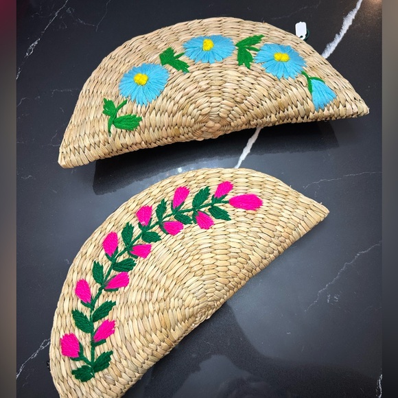 Village Lift Straw clutches - Picture 1 of 10